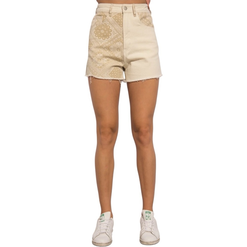 BaeVely Women’s Bandana Print High Rise Raw Hem Denim Shorts Sz L